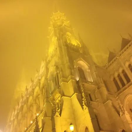 Brand New Parliament Designer Smarthome For 4 Ppl * Budapešť