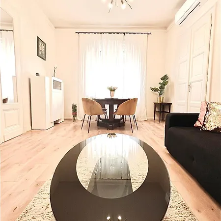 Brand New Parliament Designer Smarthome For 4 Ppl Апартаменты