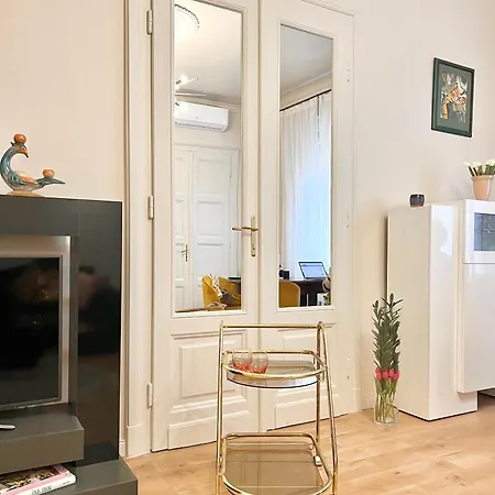 Brand New Parliament Designer Smarthome Appartement Budapest
